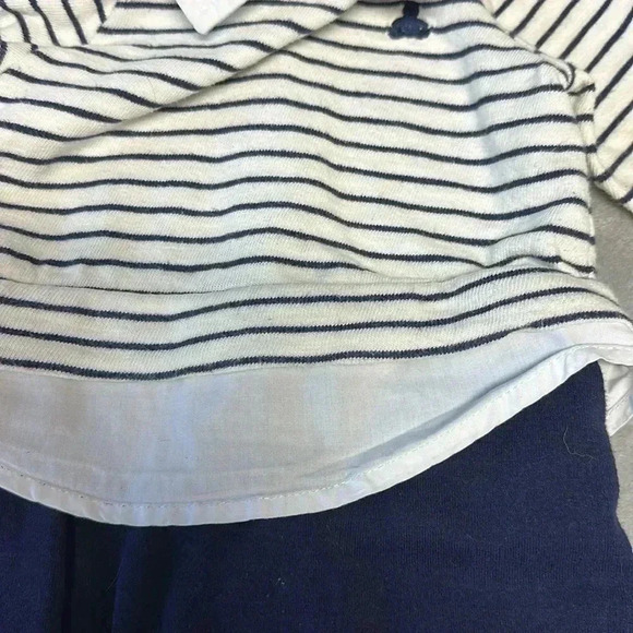 baby GAP - long sleeve romper/jumpsuit one piece outfit. Size 9-12 months - Picture 3 of 4